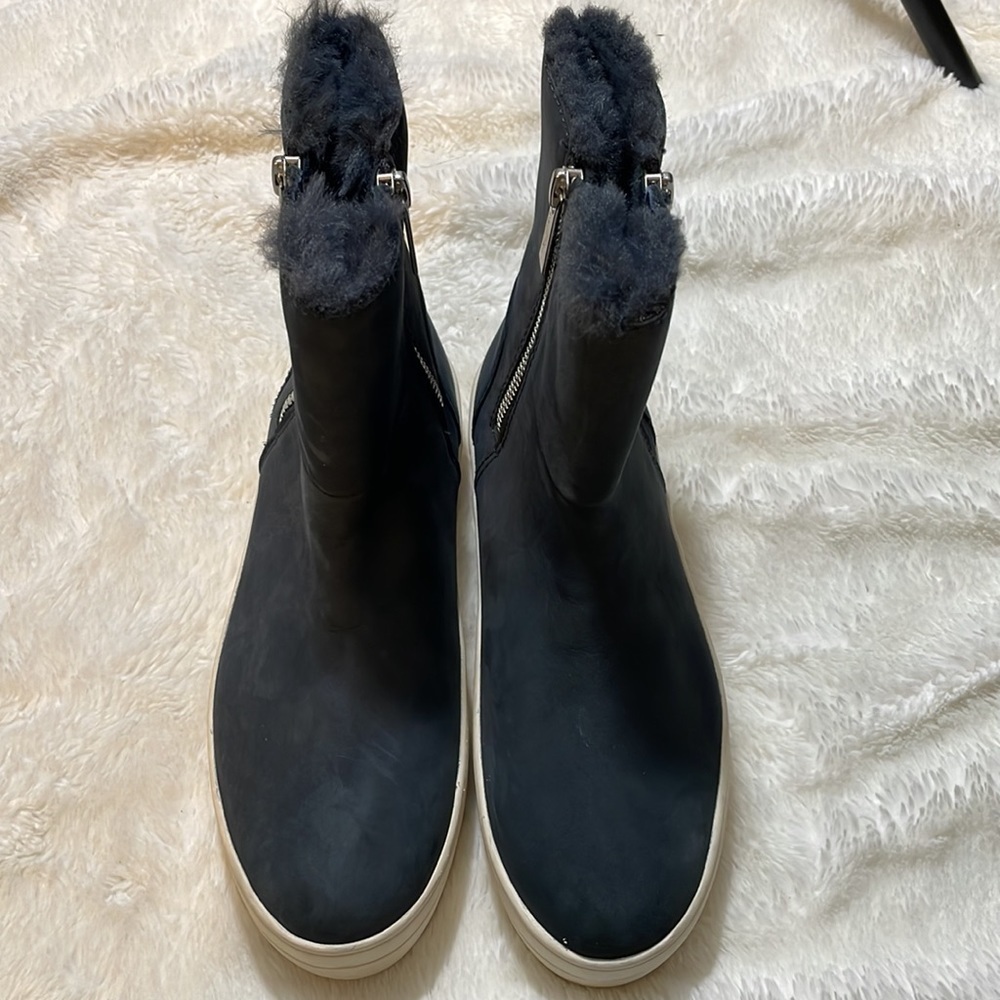 J/Slides Booties‎ - Picture 2 of 7